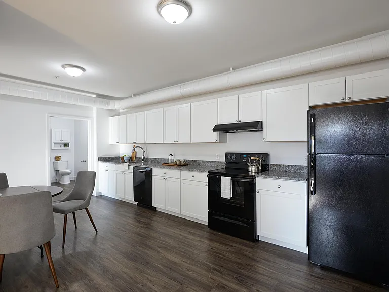 4-Bedroom , 2 Bathroom