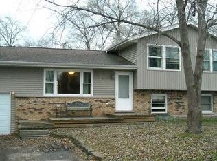 6714 Hunters Path, Cary, IL 60013