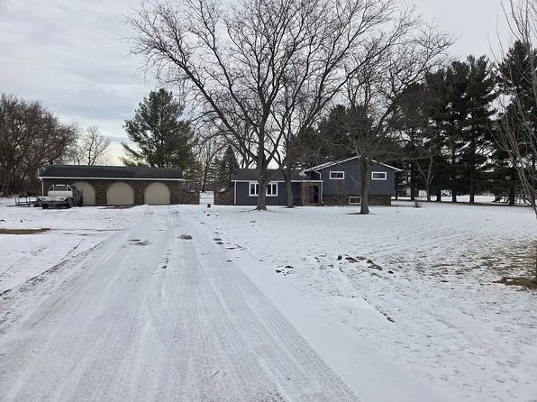 3414 Raycraft Rd, Woodstock, IL 60098