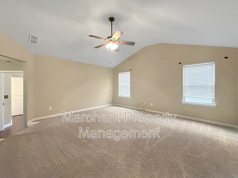 32 Governors Lake Way — Photo 15
