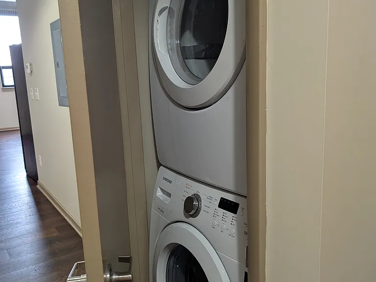 Type 9 washer/dryer in unit