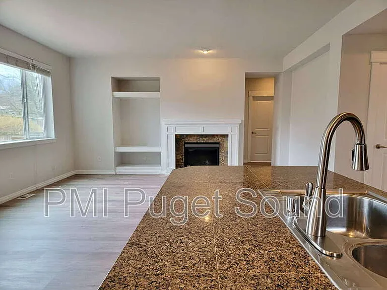 576 Mount Baker Pl NE — Photo 7
