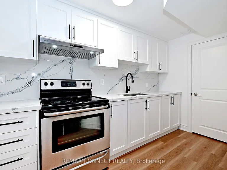 1788 Shelburne St — Photo 13