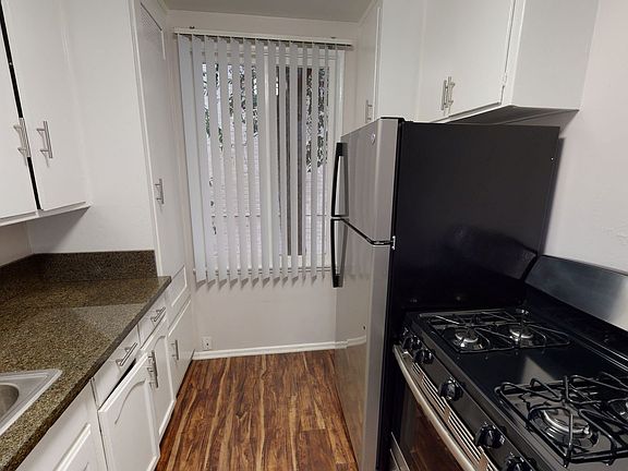 3rd image of 1837 N Gramercy Pl APT 22