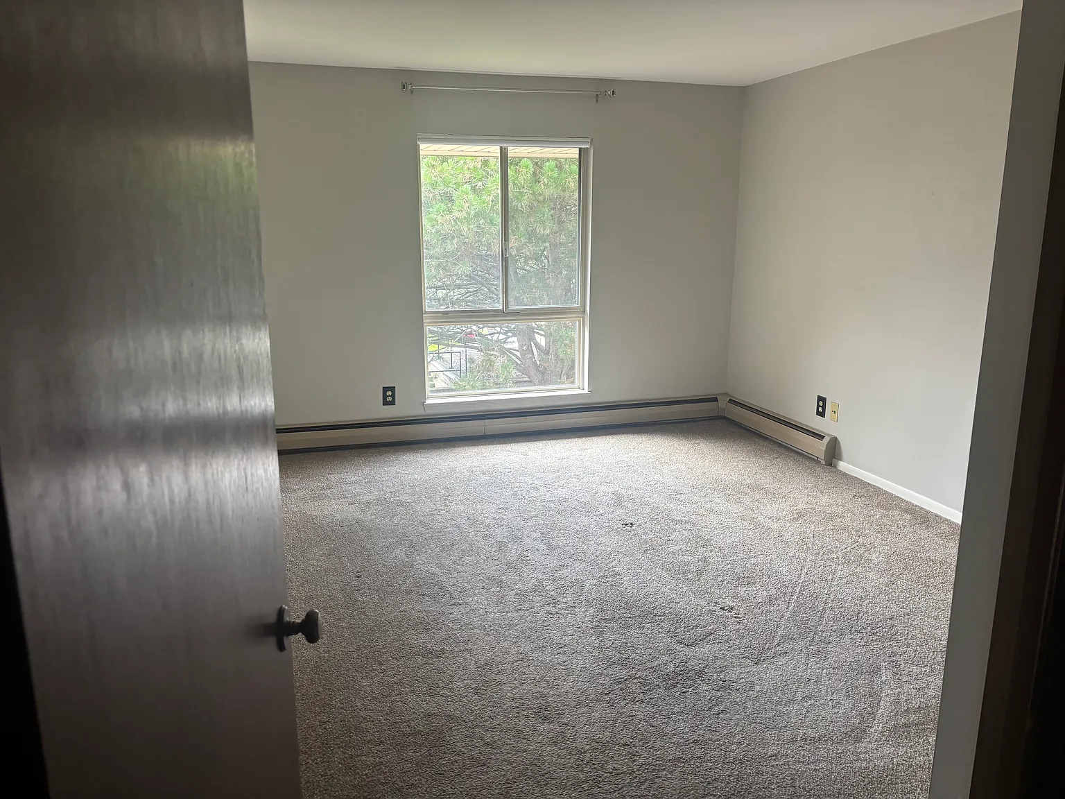 2 bed, 1.5 bath, 950 sqft, $1,700 — Photo 3