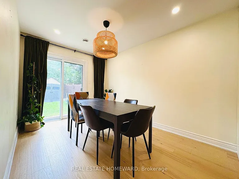 119 Ribblesdale Dr — Photo 10