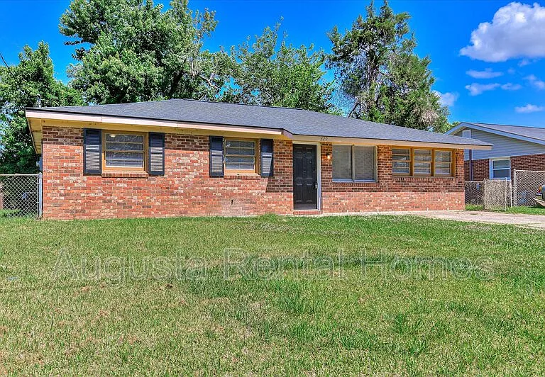329 E View Dr — Photo 2