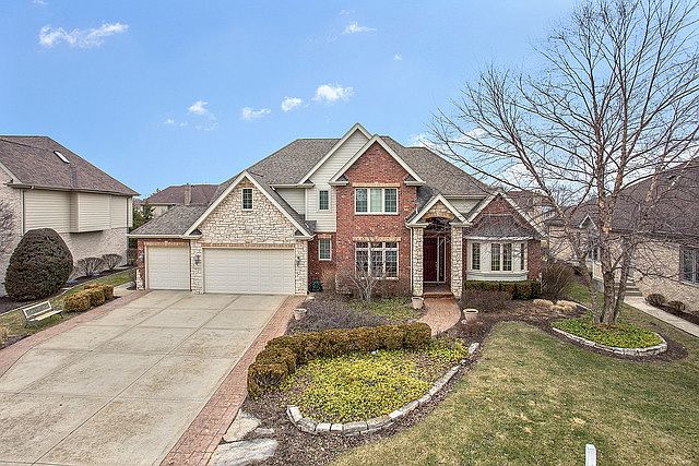 1st image of 330 Pinehurst Dr