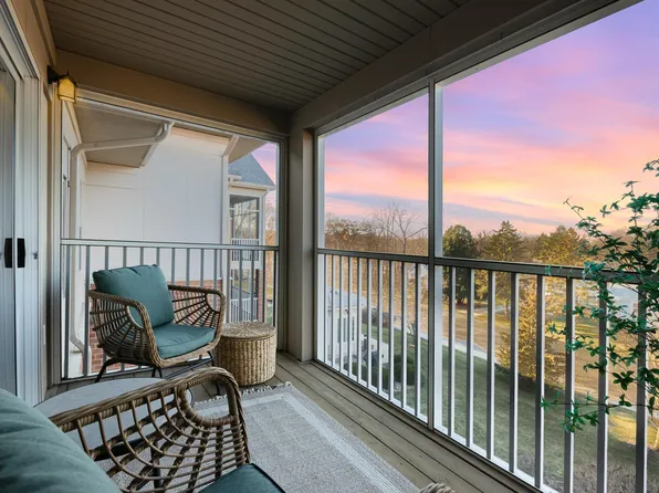 935 Ferndale St N Suite 306, Maplewood, MN 55119