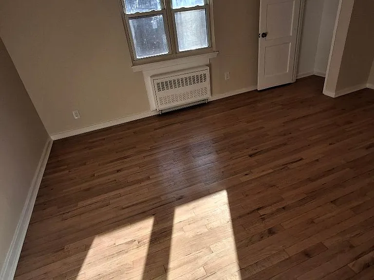 421-427-435-441 Main Saint Linwood Ave — Photo 3