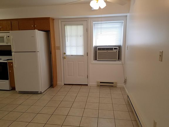 5th image of 2042 Buchanan Trl E