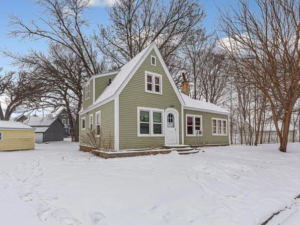 514 Triangle Dr, Albert Lea, MN 56007