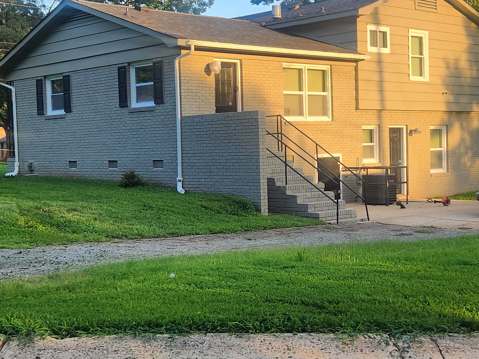 5 bed, 1.5 bath, 1800 sqft, $2,850 — Photo 3