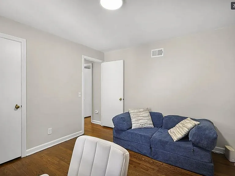 326 S Midvale Blvd — Photo 18