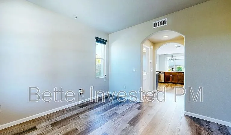 1404 Dogwood Dr — Photo 9