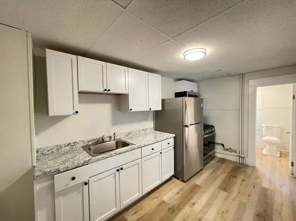 53 Pennacook St #2, Manchester, NH 03104