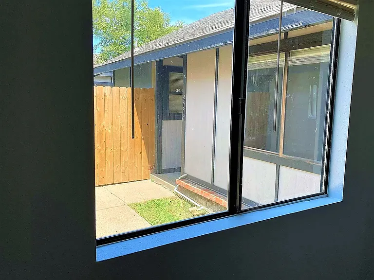 4004 Southport Dr — Photo 13