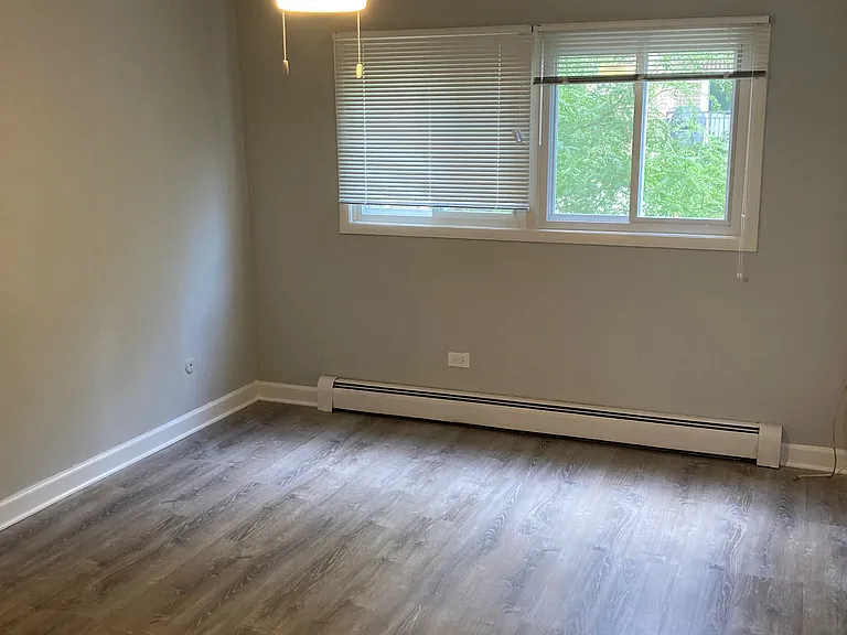 897 Graceland Ave #2W — Photo 8