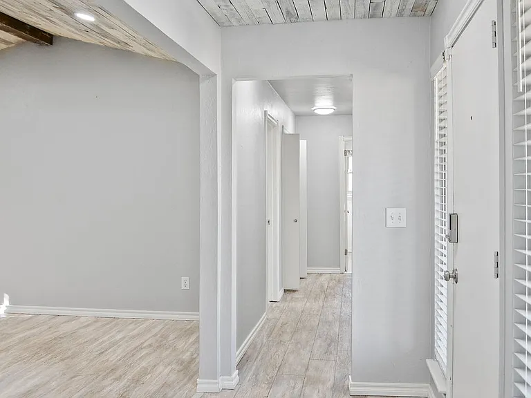 9724 Kent Dr — Photo 12