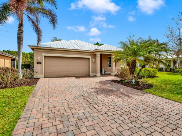 393 11th Square SW, Vero Beach, FL 32962