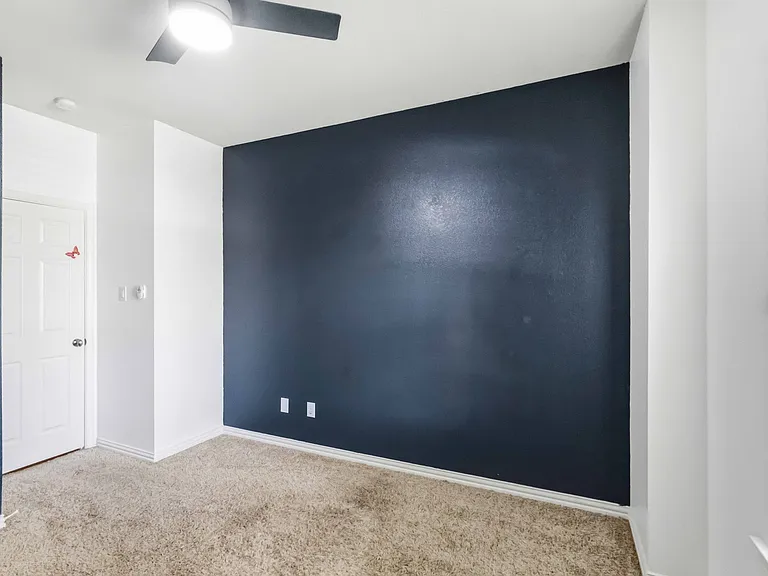5918 Lafayette Dr — Photo 17