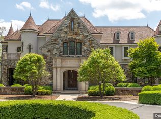 26155 Hawthorne Dr, Franklin, MI 48025