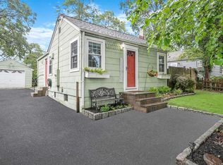 251 Smith Rd, Ronkonkoma, NY 11779