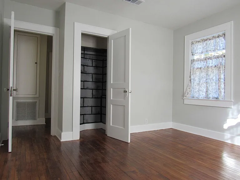 1401 Brown Ave — Photo 24