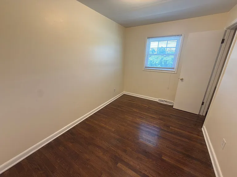 975 Depot St NE — Photo 15
