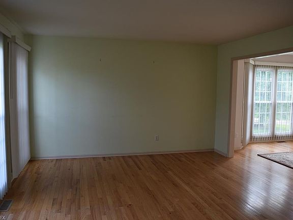 5th image of 2890 Orin Way