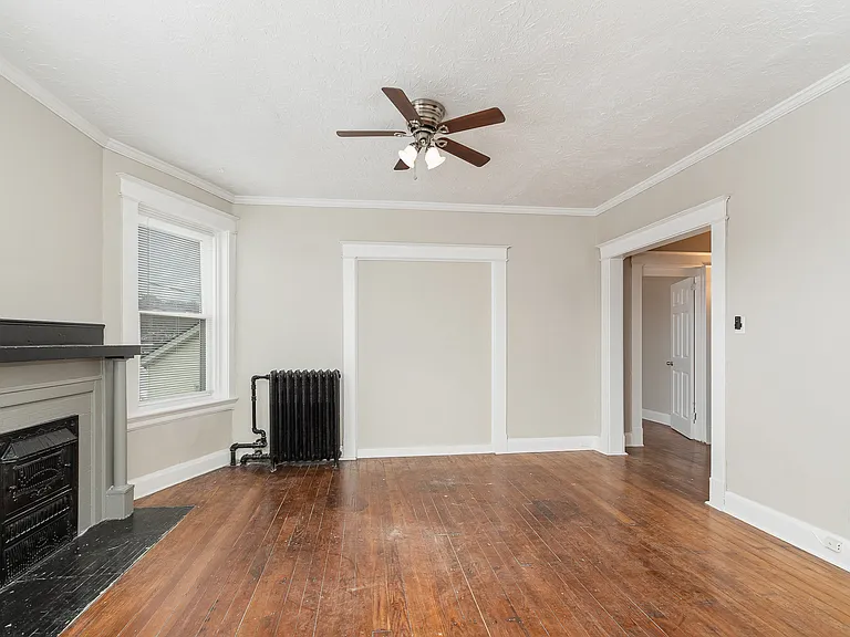 121 Adela Ave #2 — Photo 4
