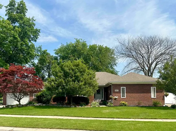 35477 Brooke Ct, New Baltimore, MI 48047