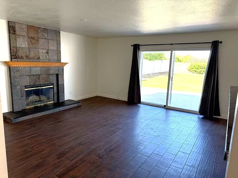 40087 Holden Cir — Photo 8