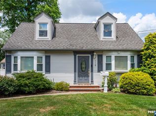 119 Bergen Ave, Waldwick, NJ 07463