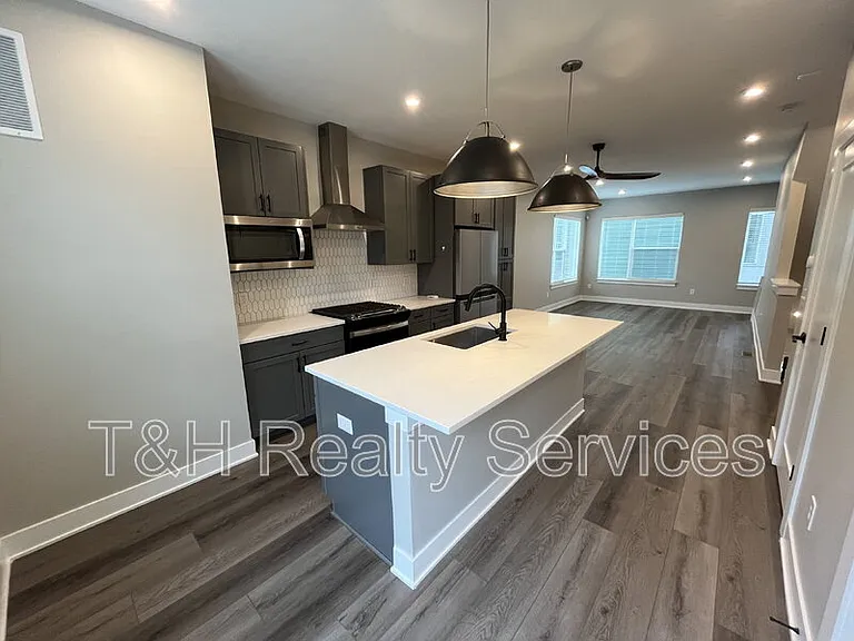2117 Coretta Way — Photo 6