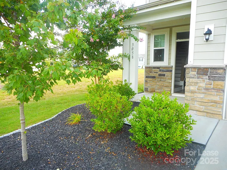 3058 Eastcott Ave — Photo 2