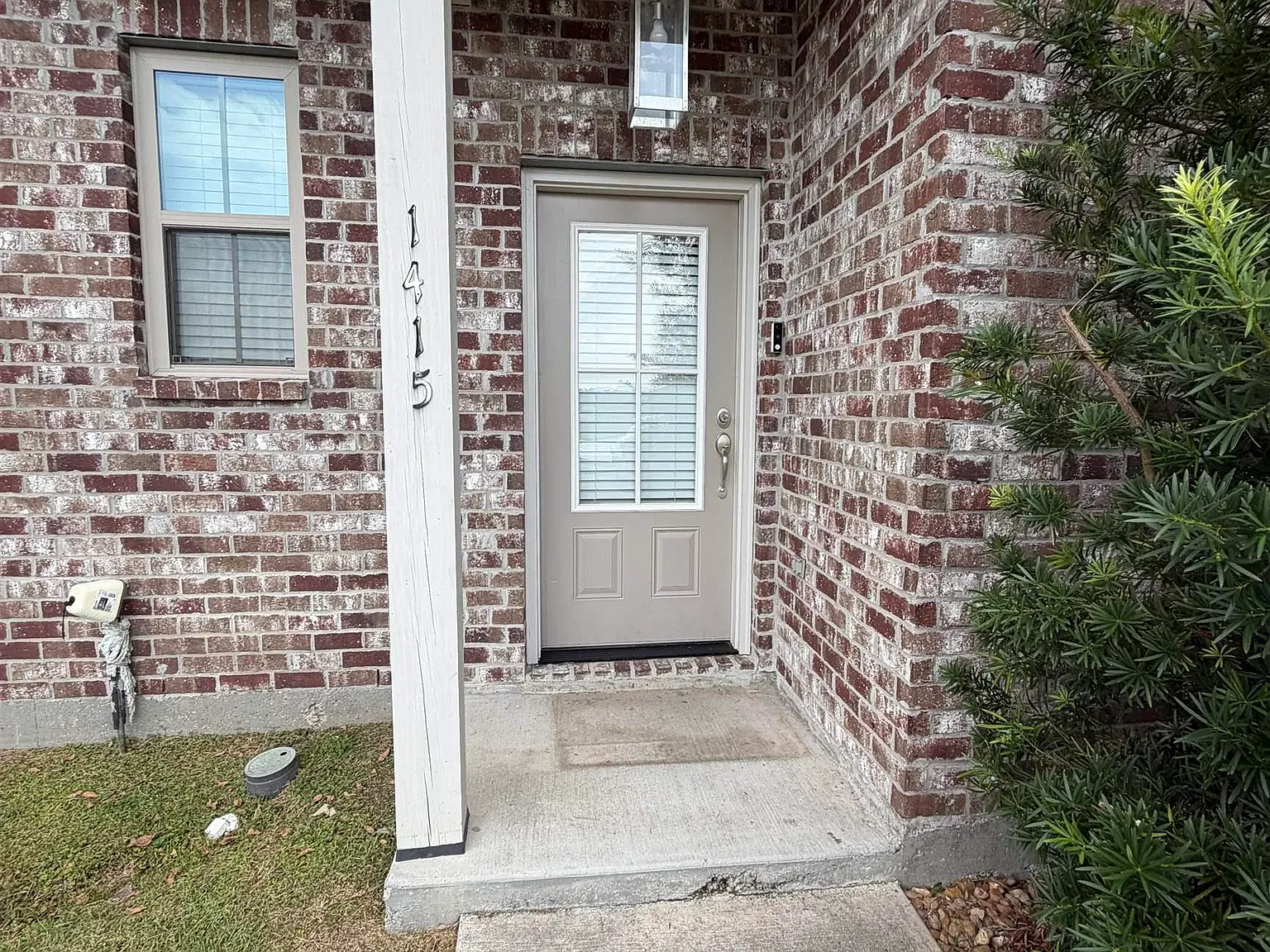 2 bed, 1002 sqft, $2,100 — Photo 2
