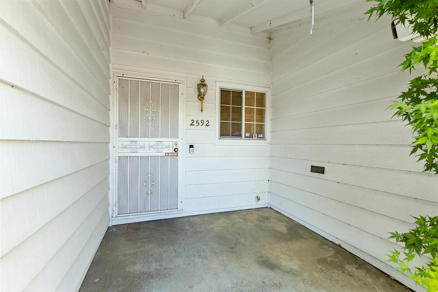 2592 Fernandez Dr photo 1