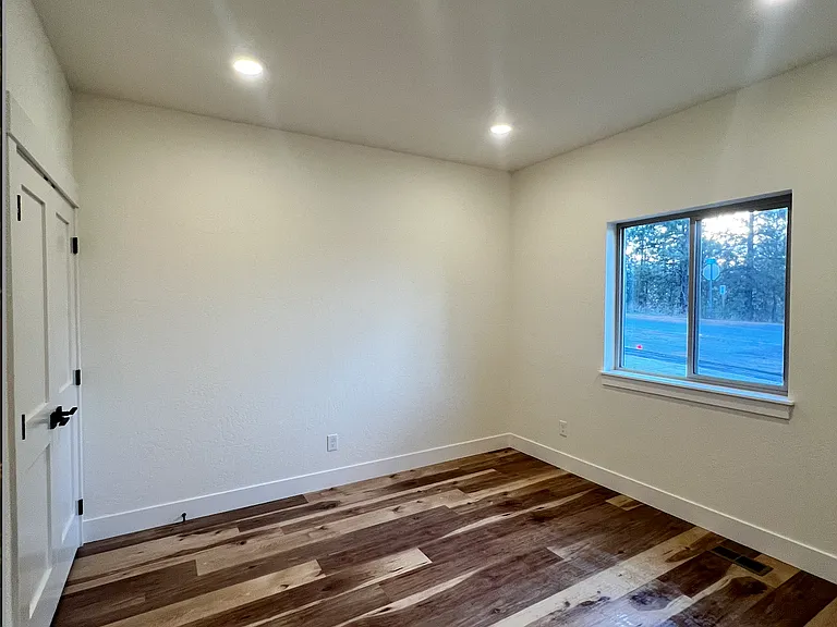 1702 E Metler Ln — Photo 28
