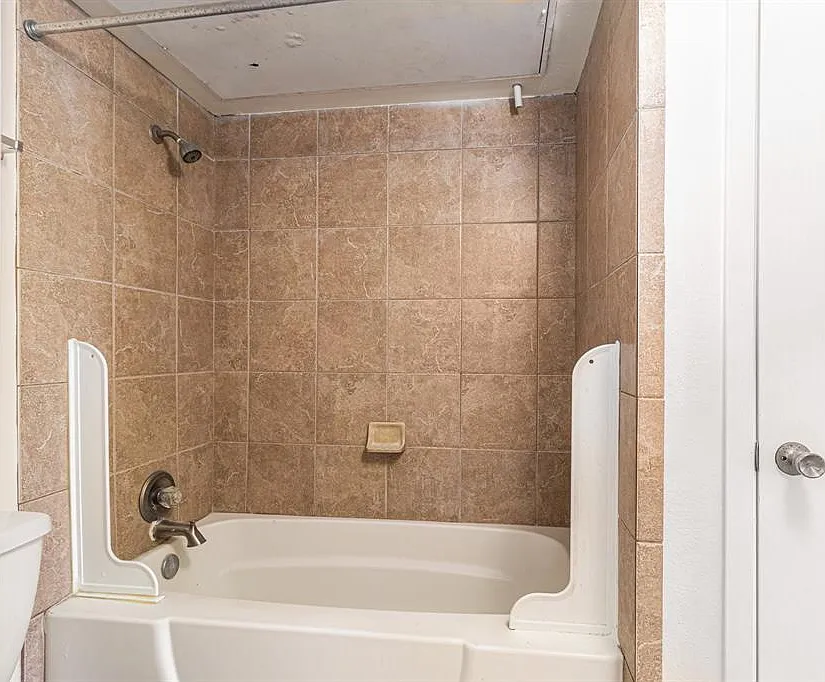 1 bed, 742 sqft, $1,078 — Photo 4