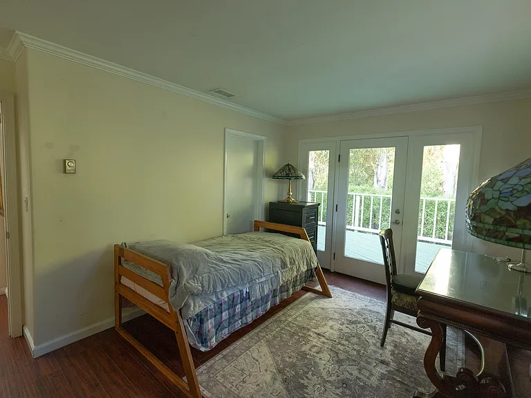 1050 Highland Dr — Photo 17