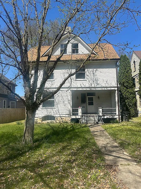 1017 W Grand Ave photo 1