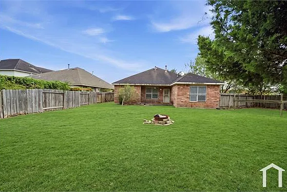 3 bed, 1840 sqft, $2,200 — Photo 3
