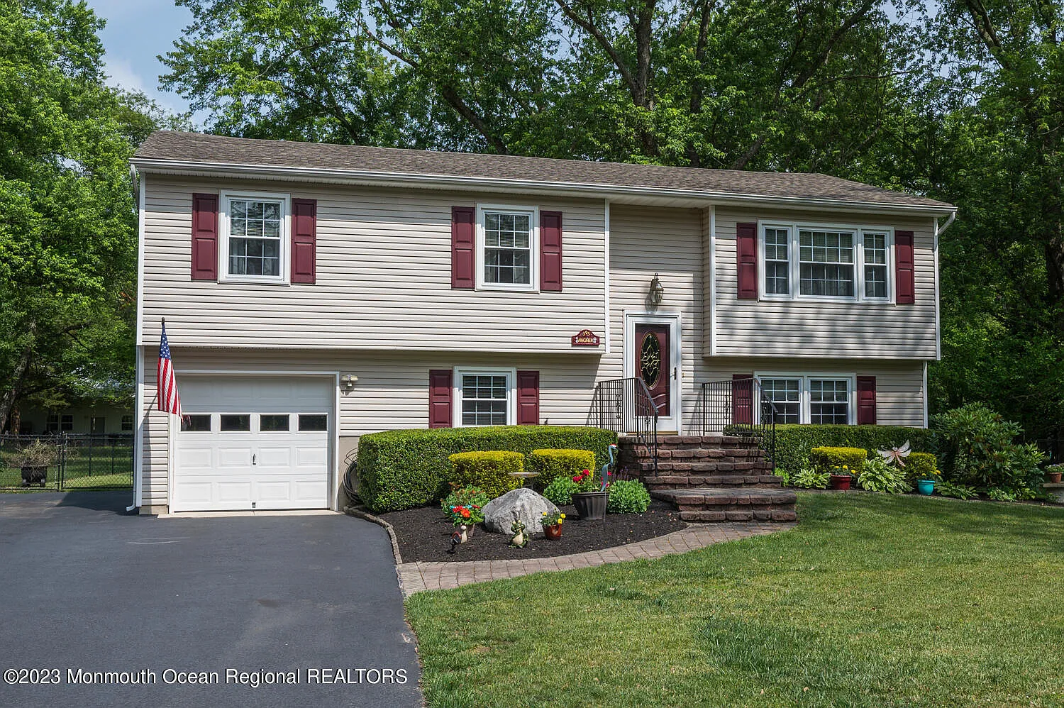 395 Cook Road photo 1