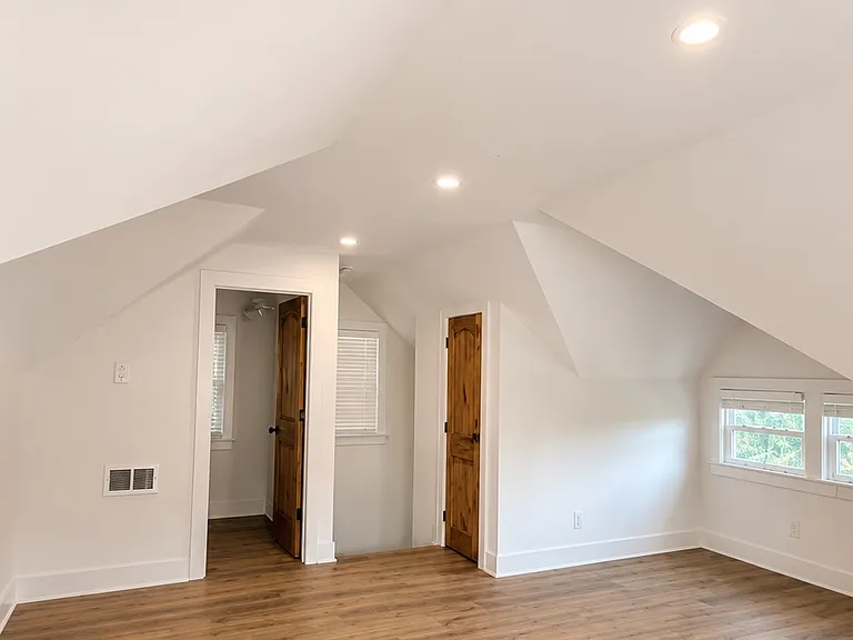 2785 Avondale Ave #3 — Photo 11