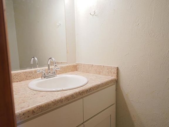 4th image of 1800 Jackson Bluff Rd APT B
