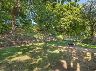 19 Ivanhoe Ter, Bloomfield, NJ 07003