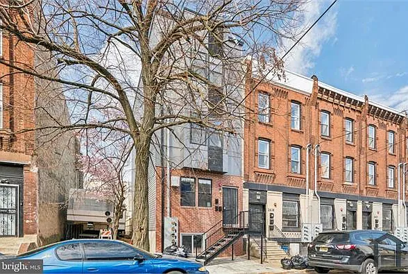2 bed, $1,400 — Photo 3