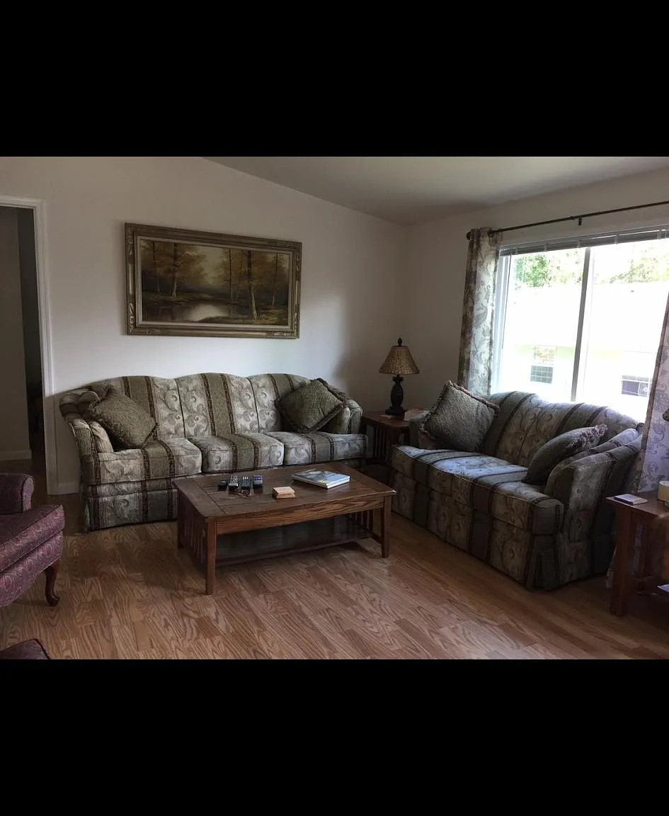 3 bed, 1066 sqft, $2,100 — Photo 4