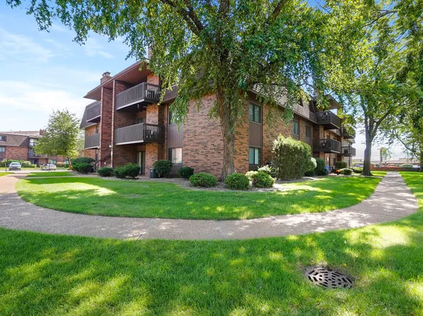 2003 45th St Unit 101, Highland, IN 46322